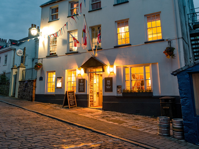 Live Music with Sam and Troy at The Georgian