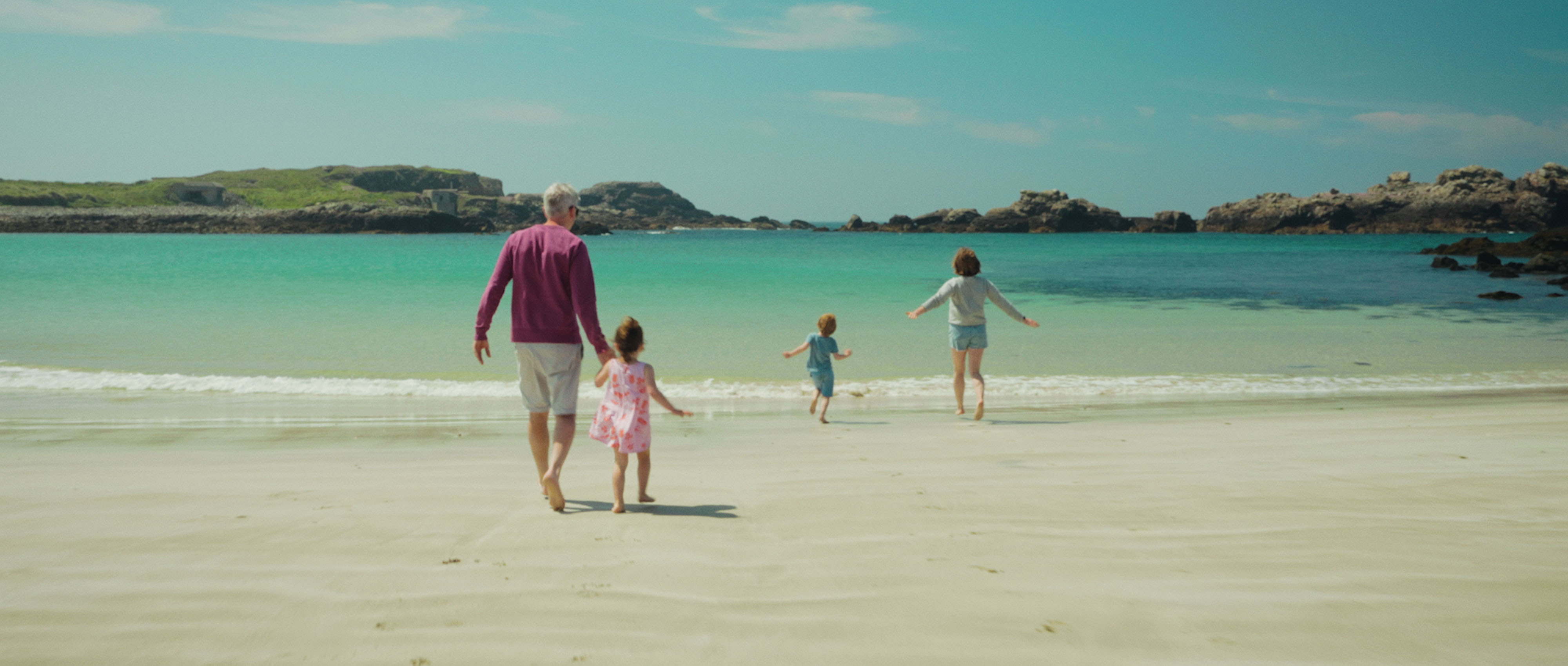 AlderneyFamily-Beach-Coverimage-4000x1700.jpg