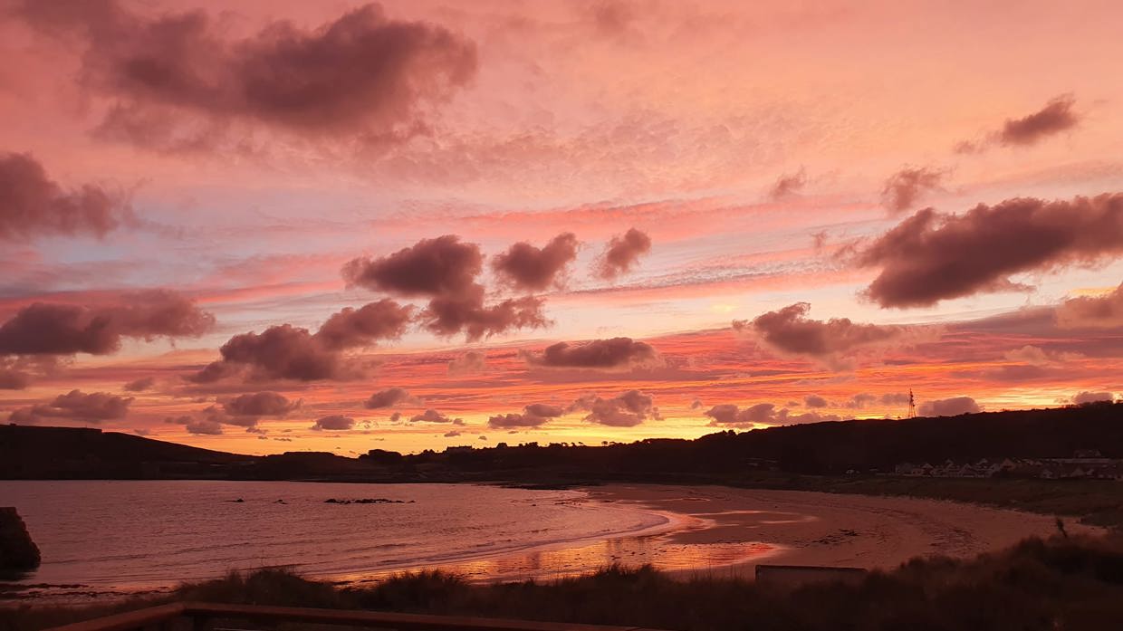Braye Bay Sunrise 💗